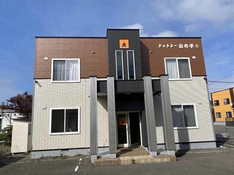 apartment 静内山手町4丁目