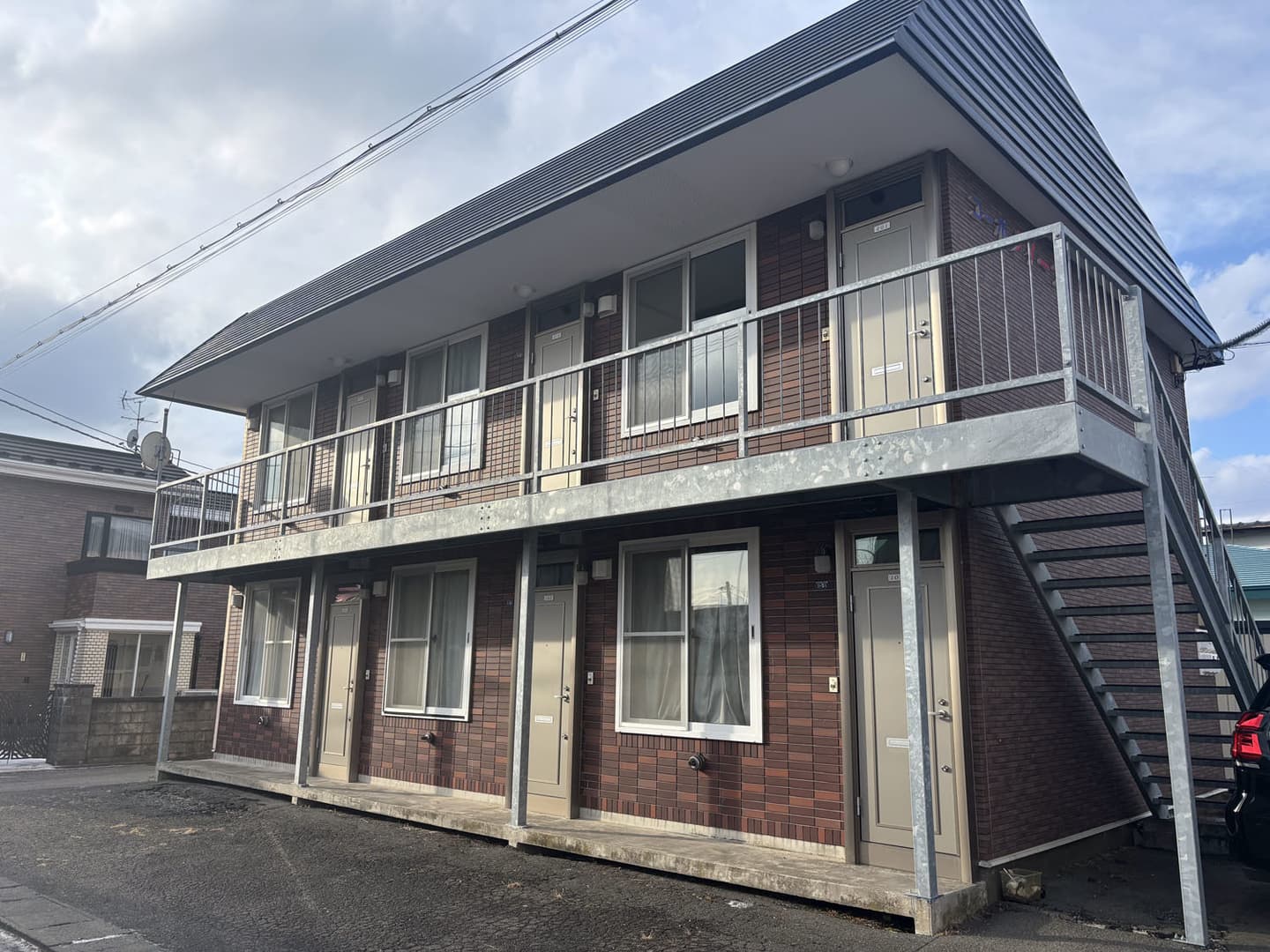apartment 静内御幸町3丁目