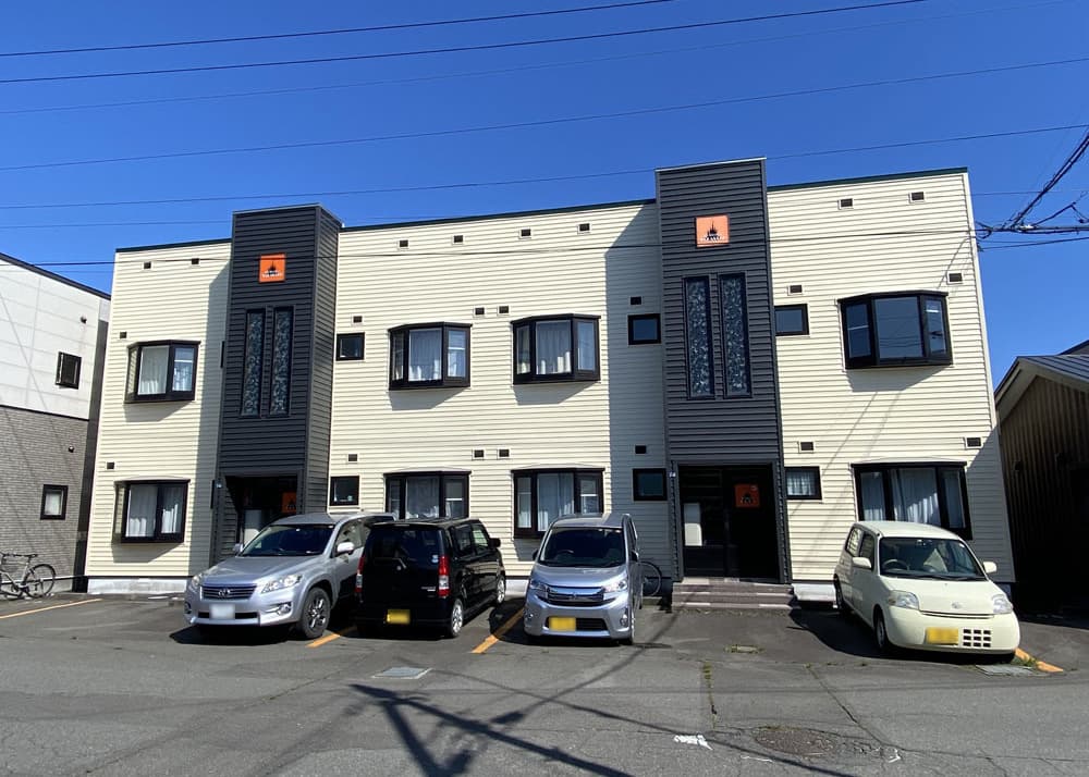 apartment 静内高砂町1丁目